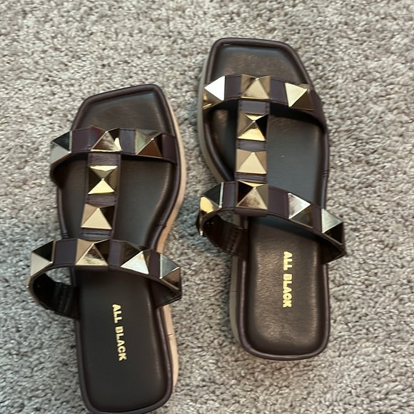 NWOT ALL BLACK pyramid t sandal in Brown/Gold - Size 36 EUR - Picture 10 of 14